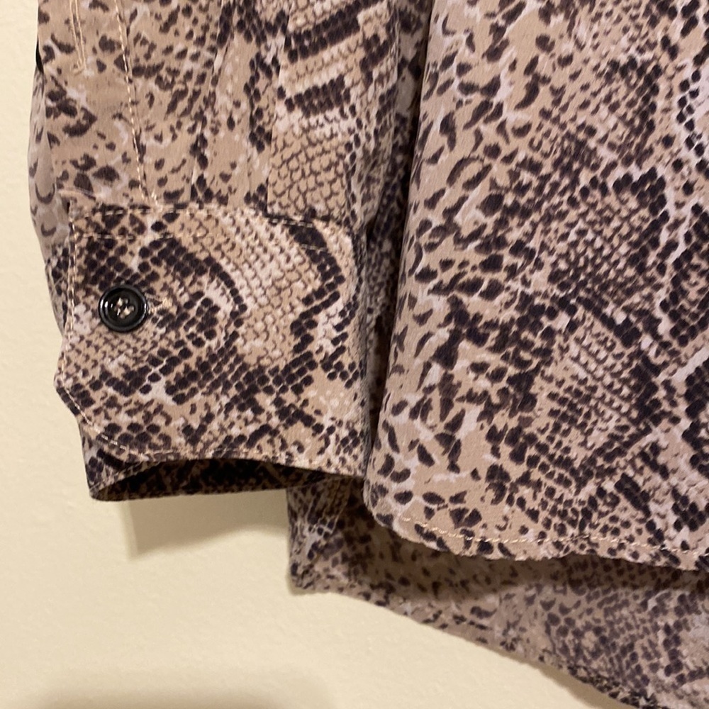 Gerard Darek Paris snake print silk button down blouse. Very good condition 40 - Picture 3 of 9
